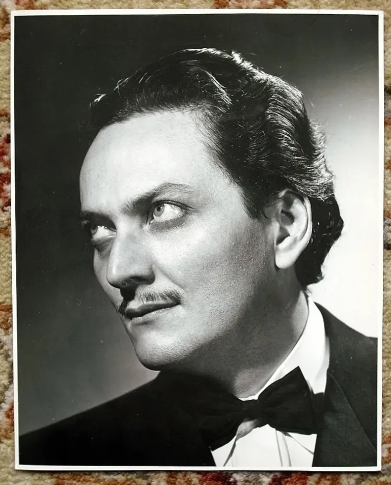 manlyphall